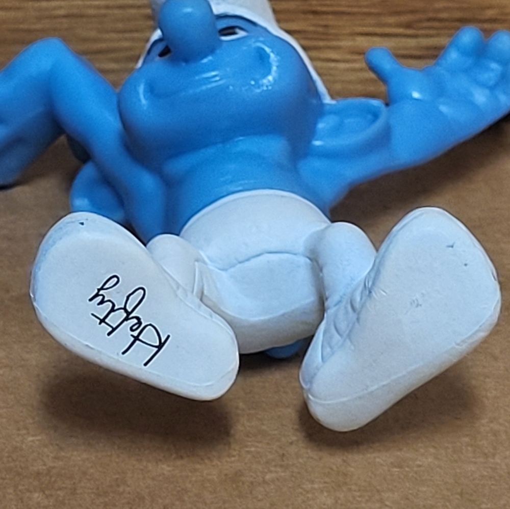Mcdonald's 2013 Hefty Smurf Happy Meal Toy - Picture 5 of 7